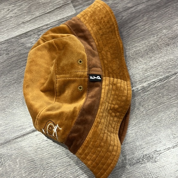 FTP REVERSABLE BUCKET HAT - Picture 4 of 6